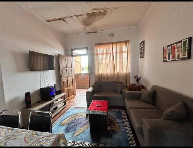 BUSINESS FOR SALE IN SPRINGS CENTRAL